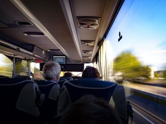 Jelentősen drágulhat a buszos utazás egy uniós kötelezettség miatt
