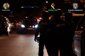 Fegyvercsempész, orvvadász és drogkereskedő bűnszövetkezetre csaptak le Beszterce-Naszód megyében
