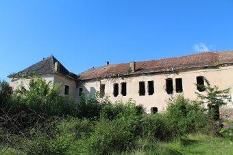 Szisztematikus rombolás a román állam tulajdonában lévő, Erdély aranykorát jelképező radnóti Rákóczi-kastélyban
