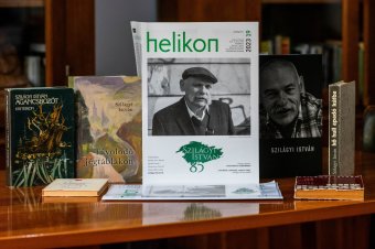 Alapító főszerkesztőjét, a 85 éves Szilágyi István írót köszönti a Helikon irodalmi folyóirat