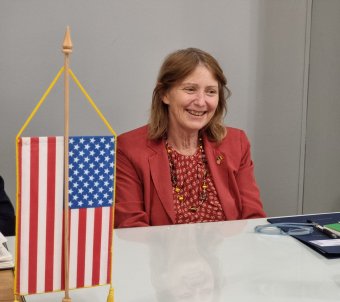 Megsaccolta a nagykövet, mikortól élvezhetnek vízummentességet Amerikában a román állampolgárok