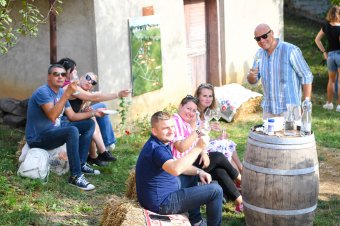 Varázslatos pincesor – a borkedvelő nagyközönséget szólította meg a Szatmár megyei Krasznabélteken szervezett hétvégi esemény