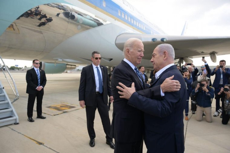 Biden nevetségesnek, Netanjahu egész Izrael ellen irányuló lépésnek tekinti az elfogatóparancsot