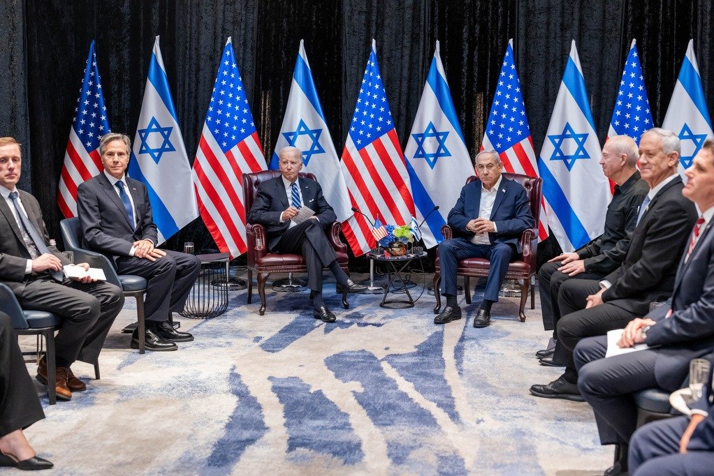 Telefonbeszélgetéssel próbálta oldani a feszültséget Biden és Netanjahu, egyeztetés jön a rafahi offenzíváról