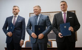 Nem lesz „séta a rózsakertben”: aláírták a koalíciós szerződést a szlovák kormánypártok vezetői