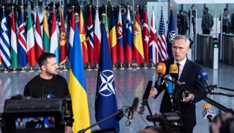 Zelenszkij: továbbra is prioritás az ukrán NATO-csatlakozás, fontos a hazai fegyvergyártás felfuttatása