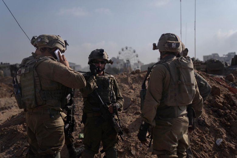 Izraeli hadsereg: mindenhonnan kifüstöljük a Hamászt