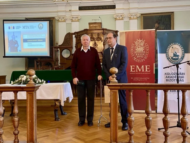 Matematikus, fizikus, nyelvész, gyógyszerész kapta idén a Kolozsvári Akadémiai Bizottság tudományos díjait