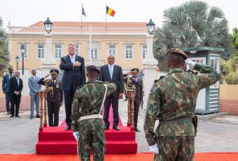 Iohannis az afrikai körútról: visszahelyeztük Romániát „az afrikai radarra”, ez pedig némi költséggel jár