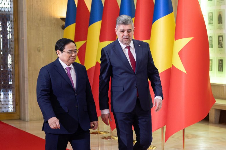 Miniszterelnökként tért vissza a bukaresti egyetemre a vietnámi kormányfő