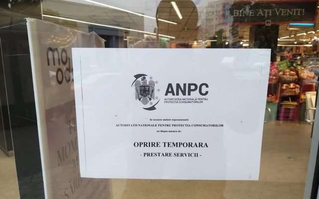 Csótányinvázió miatt bezárták Marosvásárhely legnagyobb bevásárlóközpontját