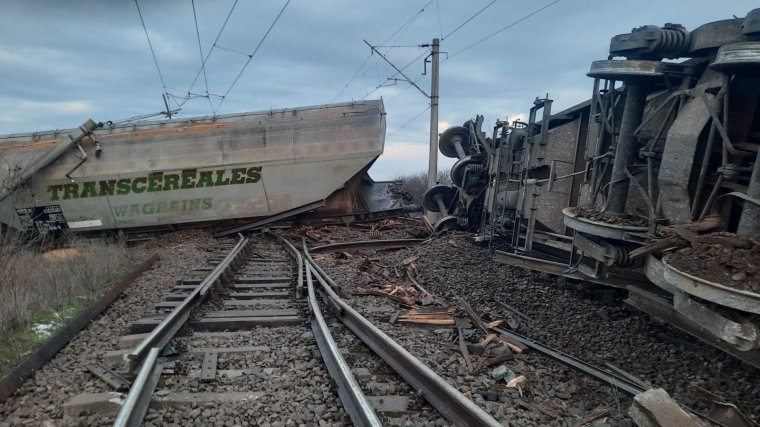 Kisiklott egy Nagyszalontáról elindult tehervonat, megbénult a vasúti közlekedés a Bukarest–Temesvár-vonalon