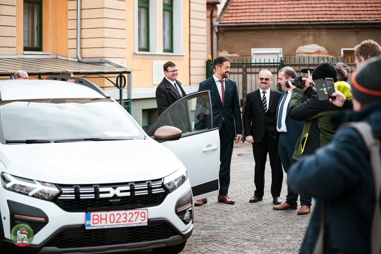 Magyar állami támogatásból kaptak autót a szórványban szolgáló királyhágómelléki lelkipásztorok