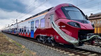 Közel tízmilliárd lej értékben kötött Románia szerződést új vasúti szerelvények vásárlásáról