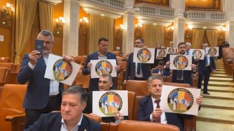 „Ez politikai terrorizmus!” Magyarellenes hőbörgés közepette elutasította a román parlament az autonómiastatútumokat