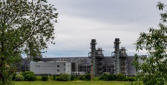 Jövő év végén beüzemelhetik Radnóton az új hőerőművet, melyet a „botrányhős” spanyol építő fejezhet be