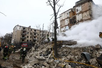 Közel húszan haltak meg a legutóbbi orosz rakétatámadásokban, Zelenszkij kemény választ ígér