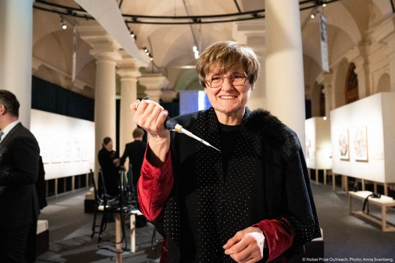 Karikó Katalin kedvenc pipettáját adományozta a Nobel-díj Múzeumnak, Krausz Ferenc adománya is hamarosan megérkezik