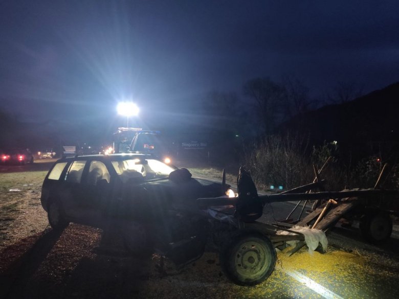 Személygépkocsi és szekér ütközött Beszterce-Naszód megyében, a megsérült szekeres alkohol hatása alatt volt