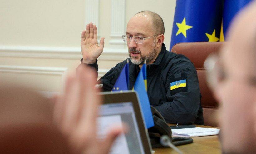 Kijev szerint visszaállítja a kisebbségek korábbi jogait a péntek éjjel elfogadott új törvény
