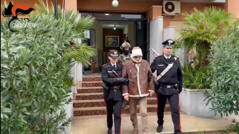 Több tízezer eurós karórát viselt a hétfőn harminc év körözés után letartóztatott szicíliai maffiavezér