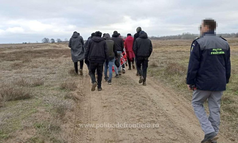 Szerbia irányában Nyugatra induló migránsokat fogtak el a román határrendészek