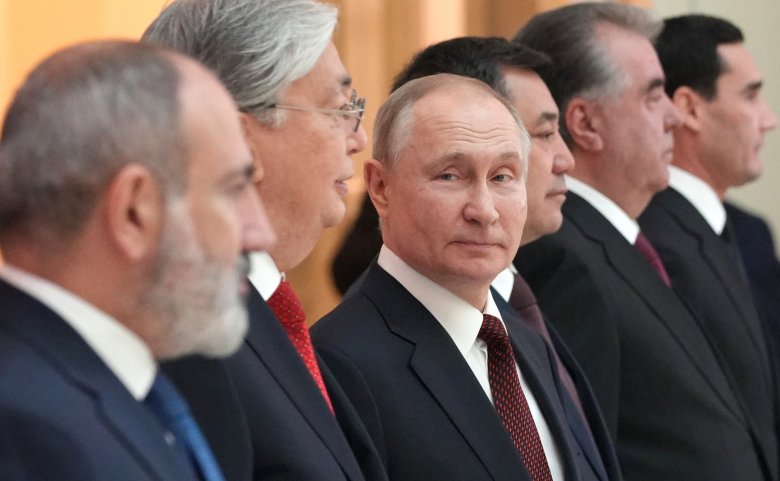 Putyin szerint minden Moszkva tervei szerint alakul Ukrajnában