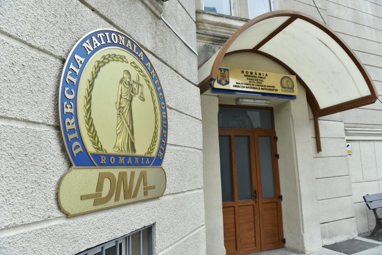 Korrupciós gyanú a Kolozs megyei rendőrfőkapitány ellen, a rendőrkapitányságon tart házkutatást a DNA