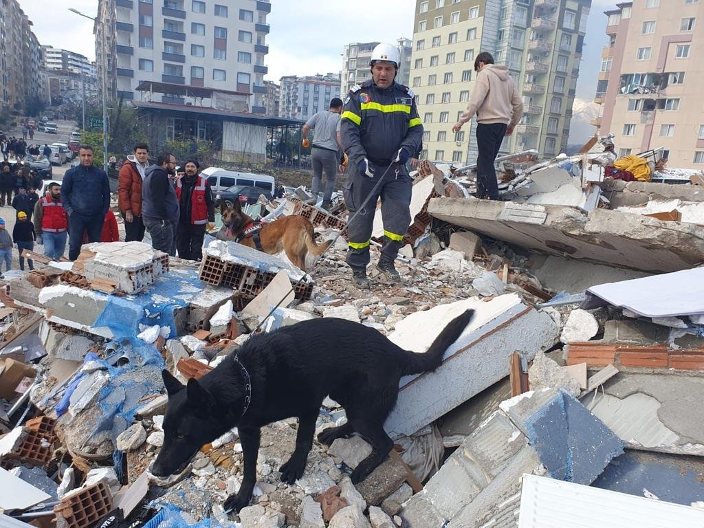 Meghaladta a 16 ezret a törökországi és szíriai földrengések halálos áldozatainak száma