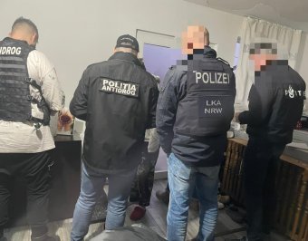 Román tagokat is a soraiban tudó nemzetközi kábítószer-csempész bandára csaptak le