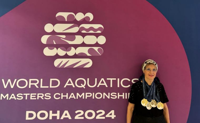 Négy arannyal tért haza Dohából a kolozsvári Maier-Orosz Judit szenior úszó világbajnok