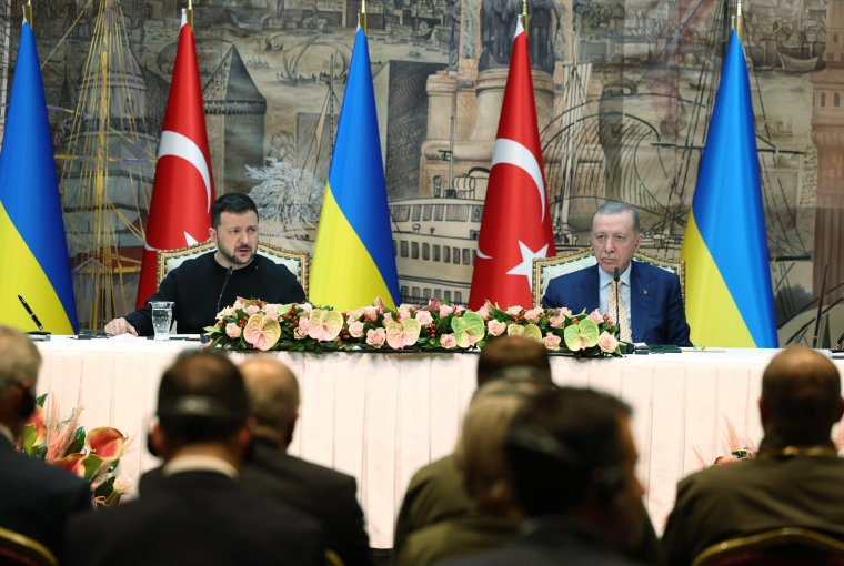 Erdogan: Törökország kiáll Ukrajna területi épsége mellett és béketárgyalásokat szervezne