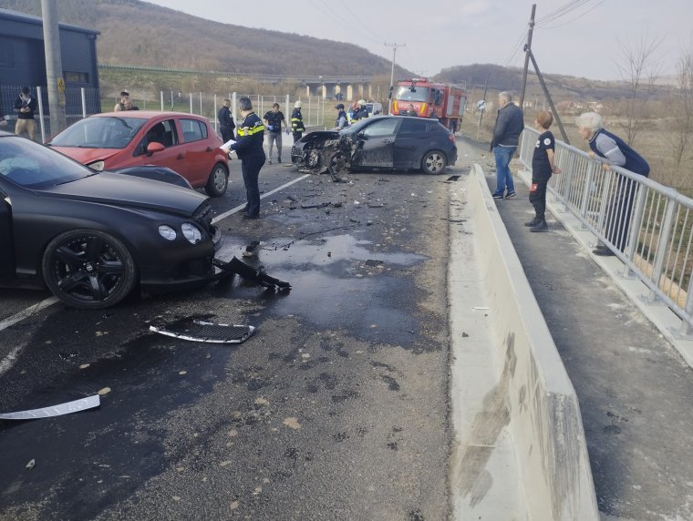 Szabálytalanul előző sofőr okozott karambolt Kalotaszegen, három személy megsérült