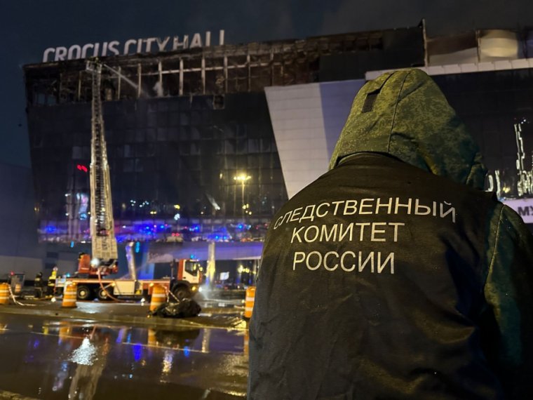 Putyin megtorlást ígért a moszkvai terrortámadást elkövetőire és a felbérlőkre – 133-ra emlekedett az áldozatok száma