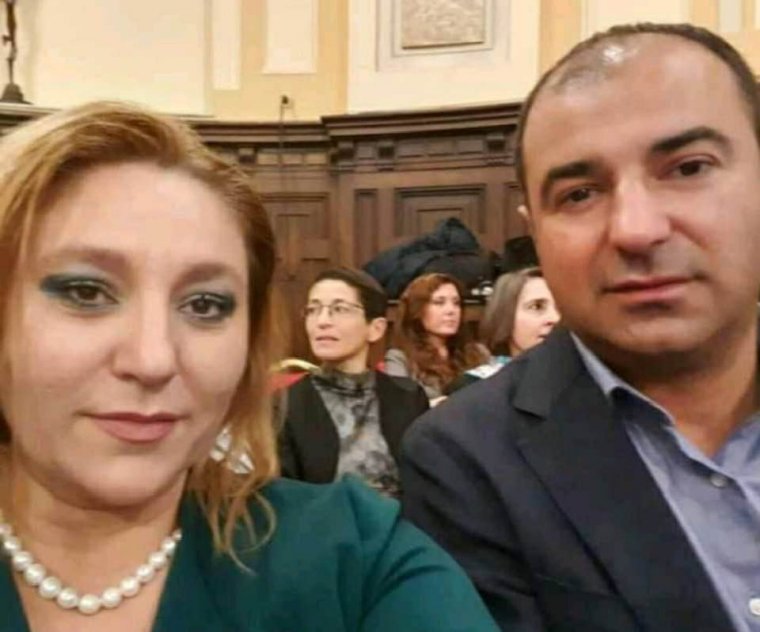Egy rendőr bántalmazása miatt jelentős pénzbüntetést kell fizetnie Diana Şoşoacă szenátor férjének