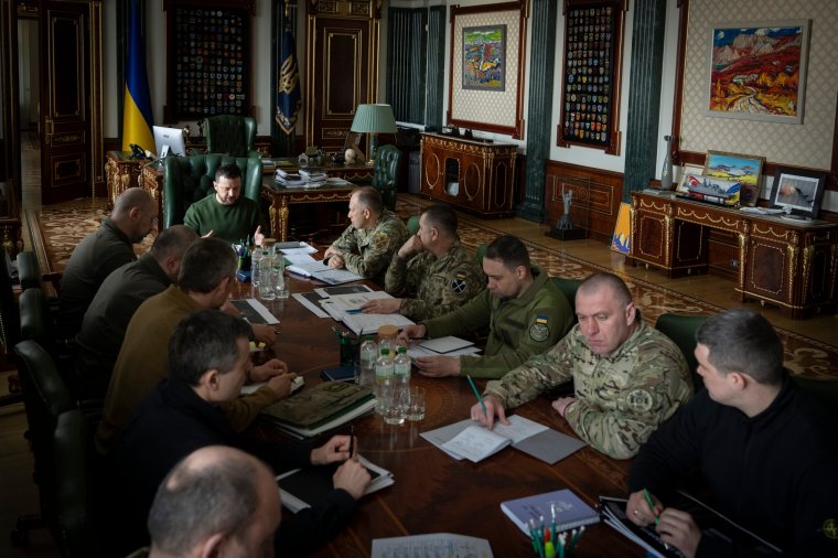 Zelenszkij szerint Oroszország még 300 ezer katonát akar Ukrajna ellen mozgósítani