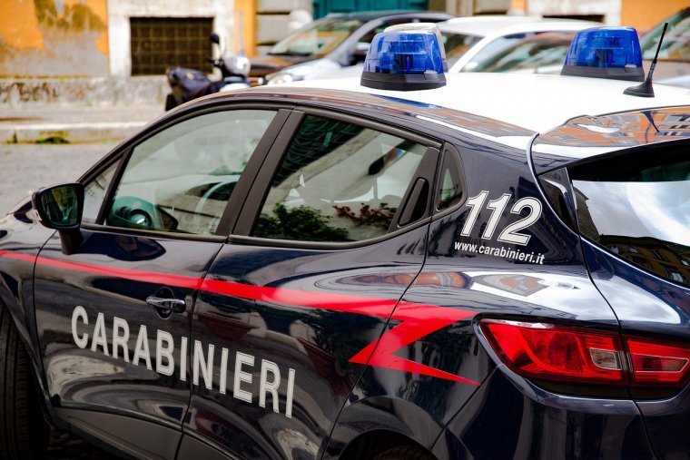 Egy cigarettacsikk buktatott le három románt, akik kiraboltak egy idős férfit Olaszországban