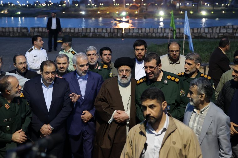 Egymásnak ellentmondó hírek érkeznek az iráni elnök helikopterbalesetéről