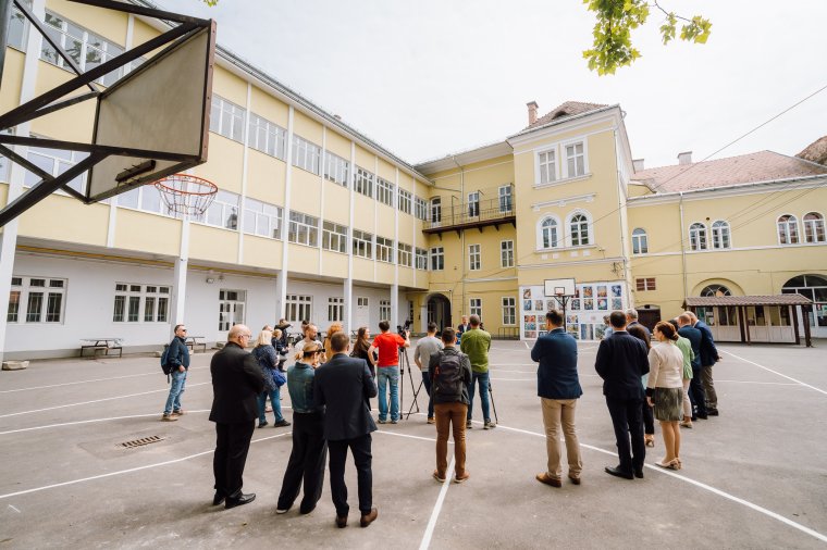 Megújult a Marosvásárhelyi Művészeti Főgimnázium, kibővült a Körtvélyfái Általános Iskola