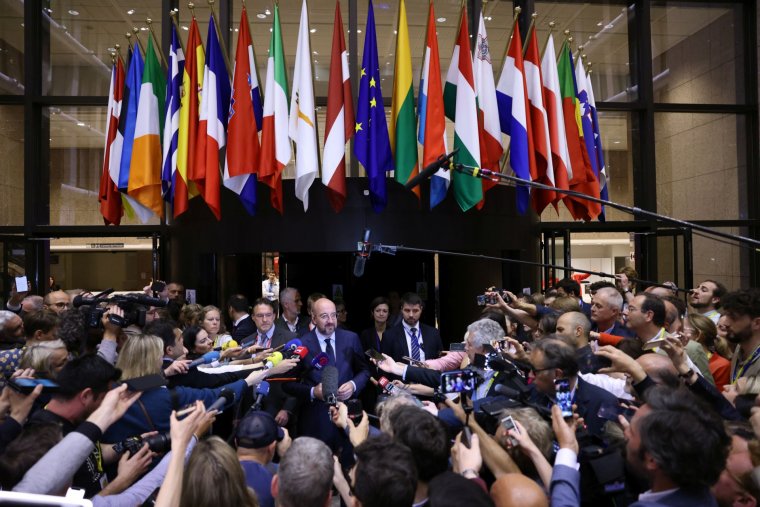 Még nincs döntés az EU-intézmények vezetőiről, de esélyes, hogy von der Leyen újrázhat