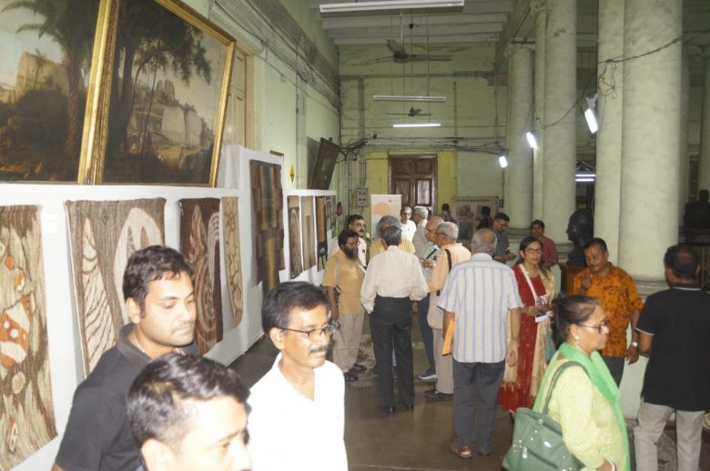 Kalkuttában nyílt tárlat Gazdáné Olosz Ella textilművész munkáiból, több indiai...
