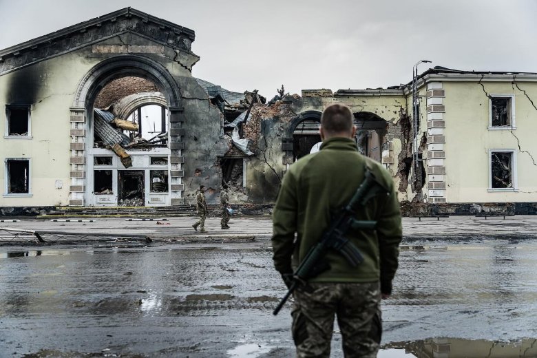 Zelenszkij: ugyanúgy védje meg Ukrajnát a Nyugat, ahogy Izraelt megvédte – London szerint ez veszélyes lenne