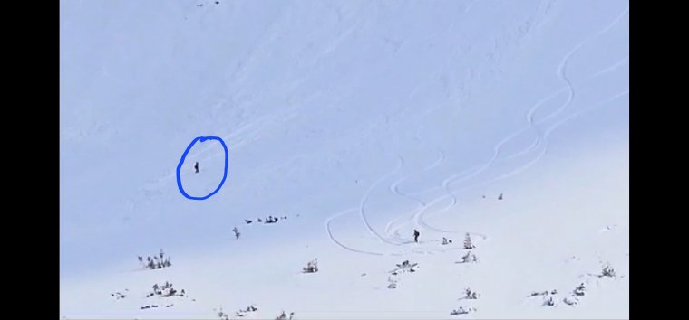 Lencsevégre kapták, amint elsodor a lavina egy sízőt a Radnai-havasokban – VIDEÓ
