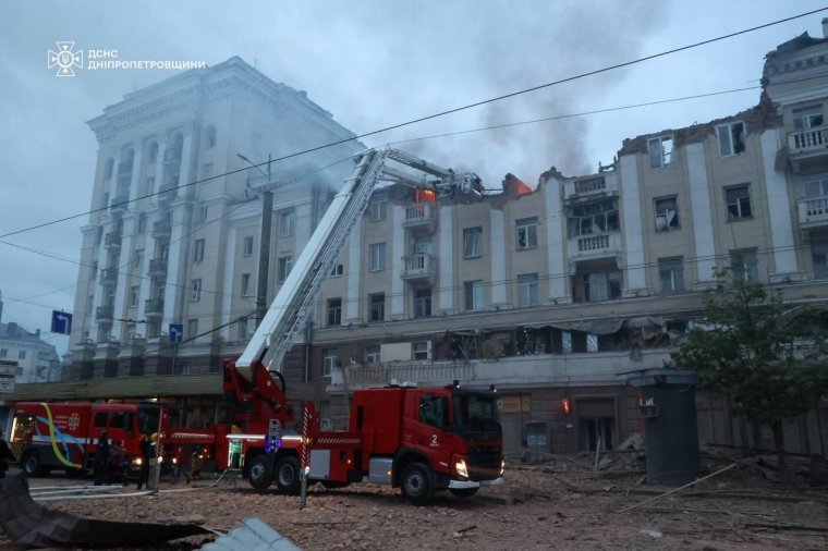 Lakóövezetet támadtak az oroszok rakétákkal Dnyipróban, sok a halott