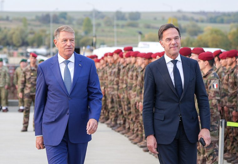 Megpályázza a NATO-főtitkári tisztséget Iohannis