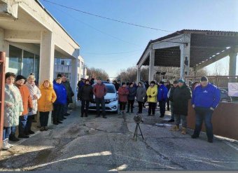 Miközben a szomszédban háború dúl, egy erdélyi lőporgyárban spontán sztrájk tört ki a bérek és a megnyirbált költségvetés miatt