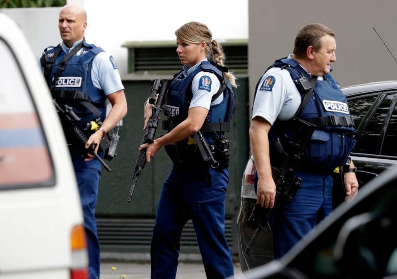Véres merényletet követtek el két mecsetnél Új-Zélandon, negyvenkilencre emelkedett a halottak száma