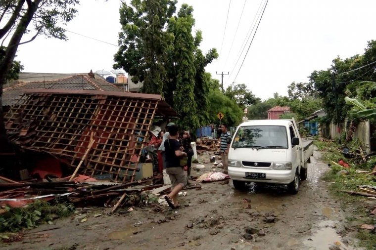 Több mint kétszáz halálos áldozatot követelt az indonéziai szökőár