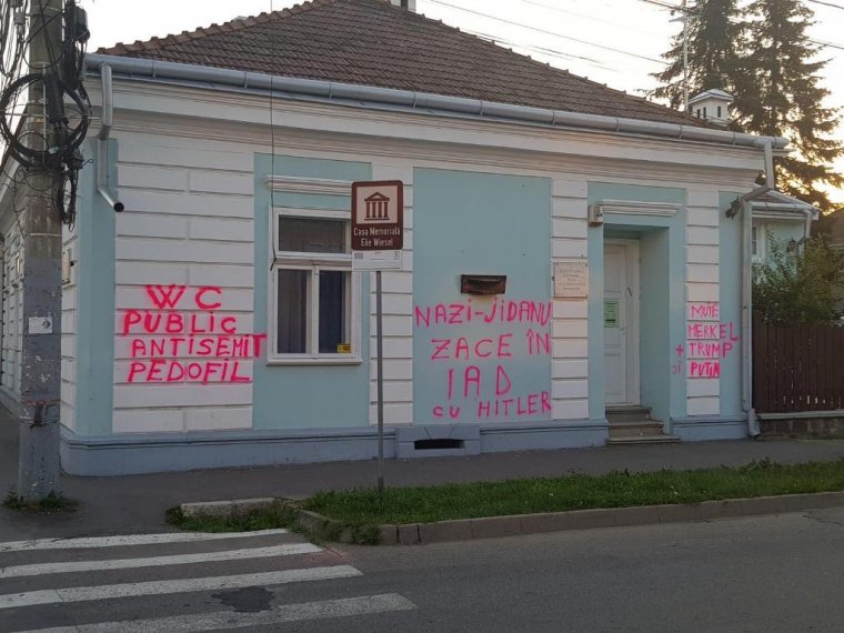 Washington is elítélte az Elie Wiesel máramarosszigeti szülőházára mázolt antiszemita falfirkákat