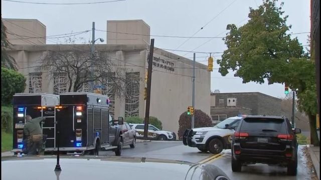 FRISSÍTVE – Tizenegy embert agyonlőtt egy ámokfutó egy zsinagógában az Egyesült Államokban